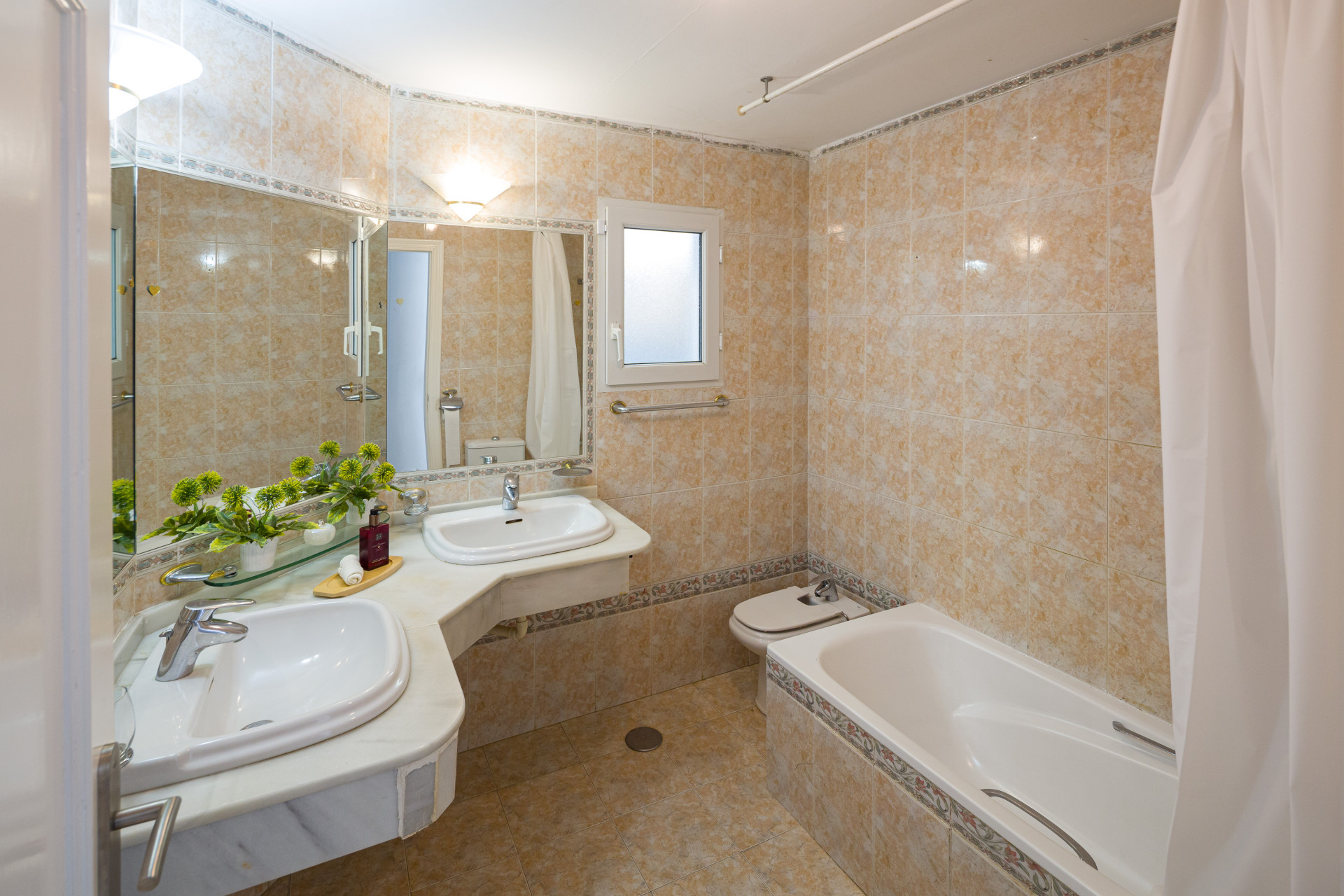 3 Bedroom Villa in Marbella - Photo 5