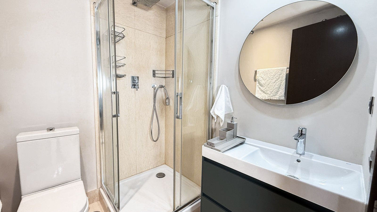 3 Bedroom Apartment in Benahavís - Photo 28
