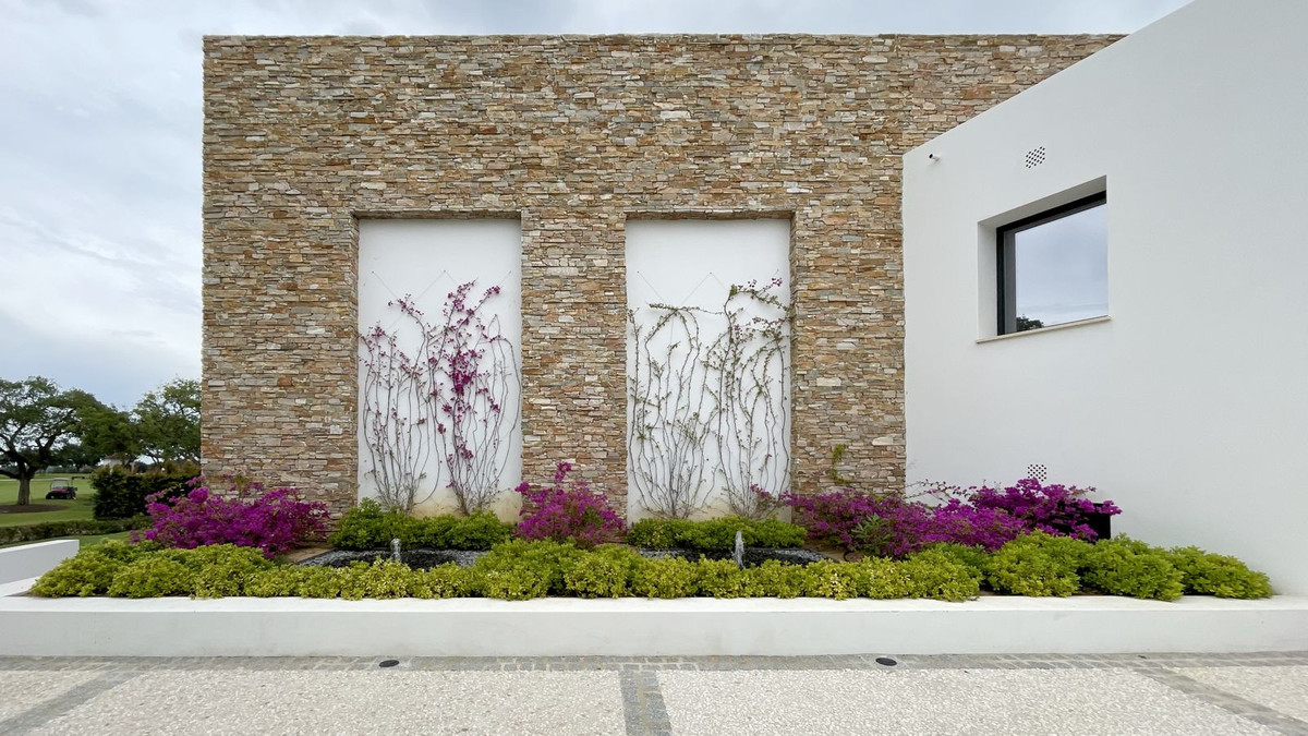 6 Bedroom Villa in San Roque - Photo 91
