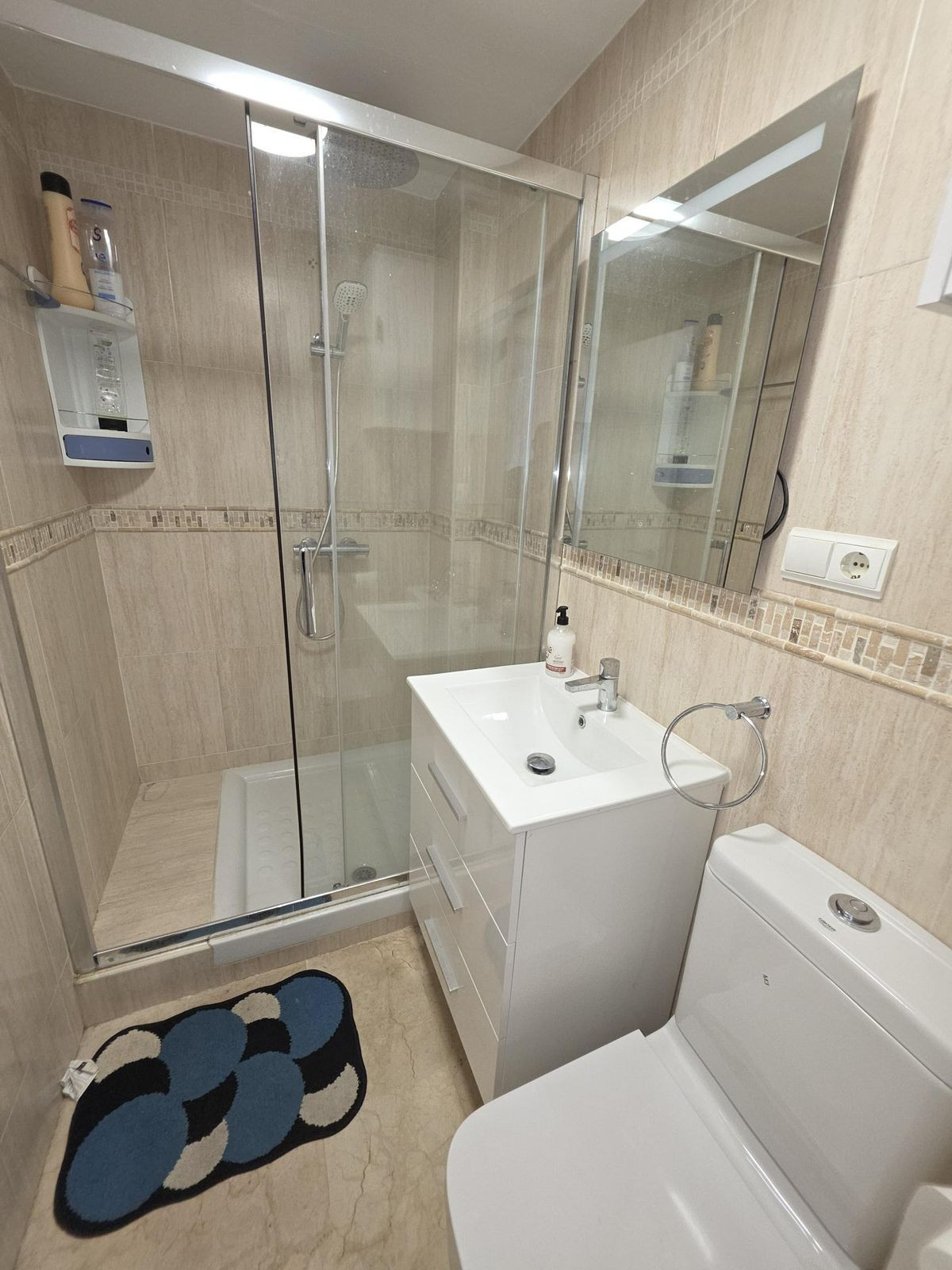 2 Bedroom Apartment in Fuengirola - Photo 17