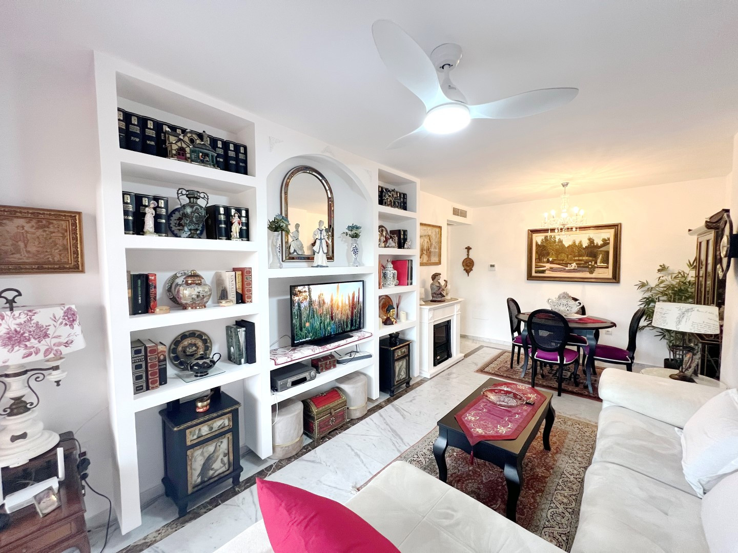 3 Bedroom Apartment in Marbella - Photo 3
