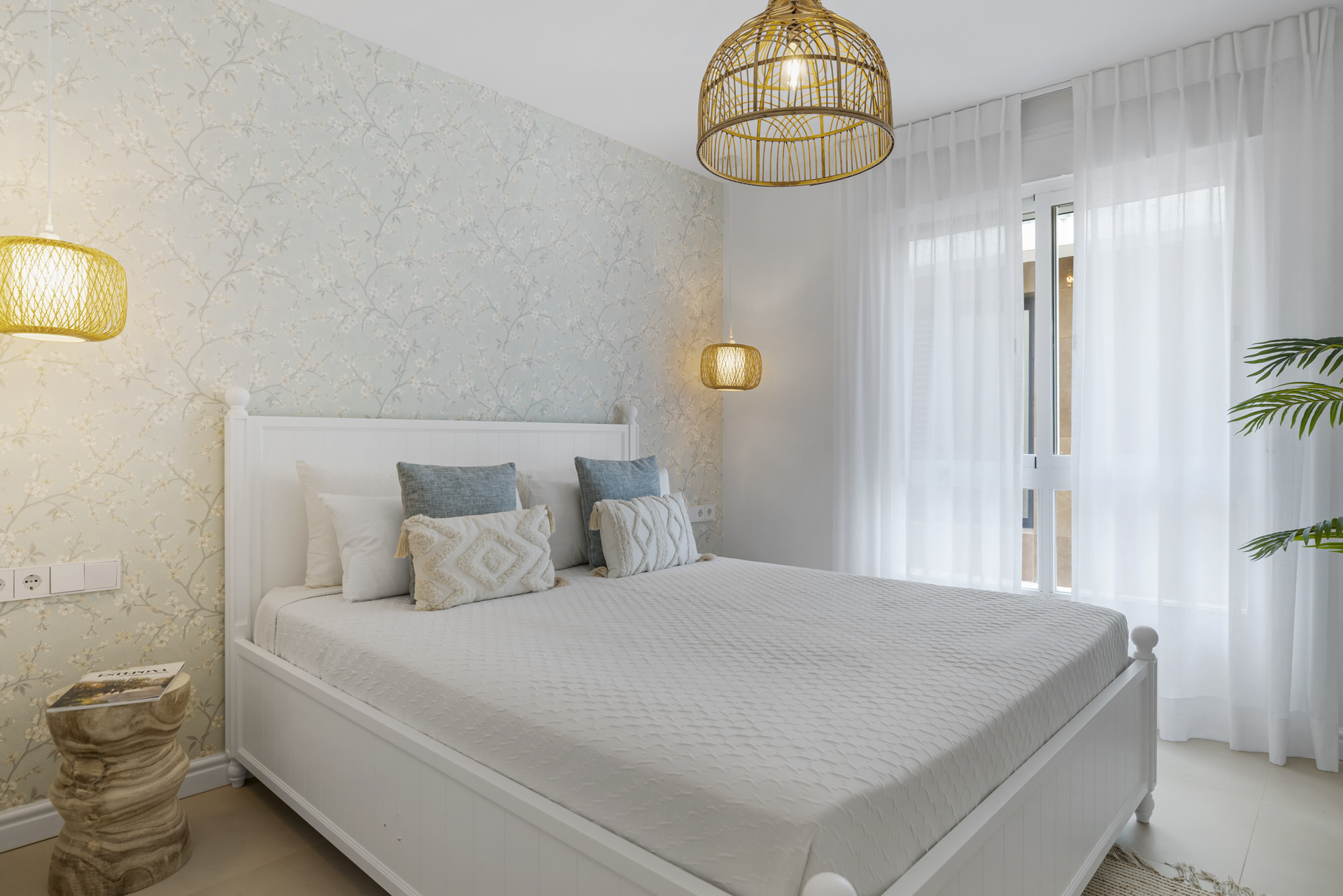 2 Bedroom Penthouse in Estepona - Photo 19