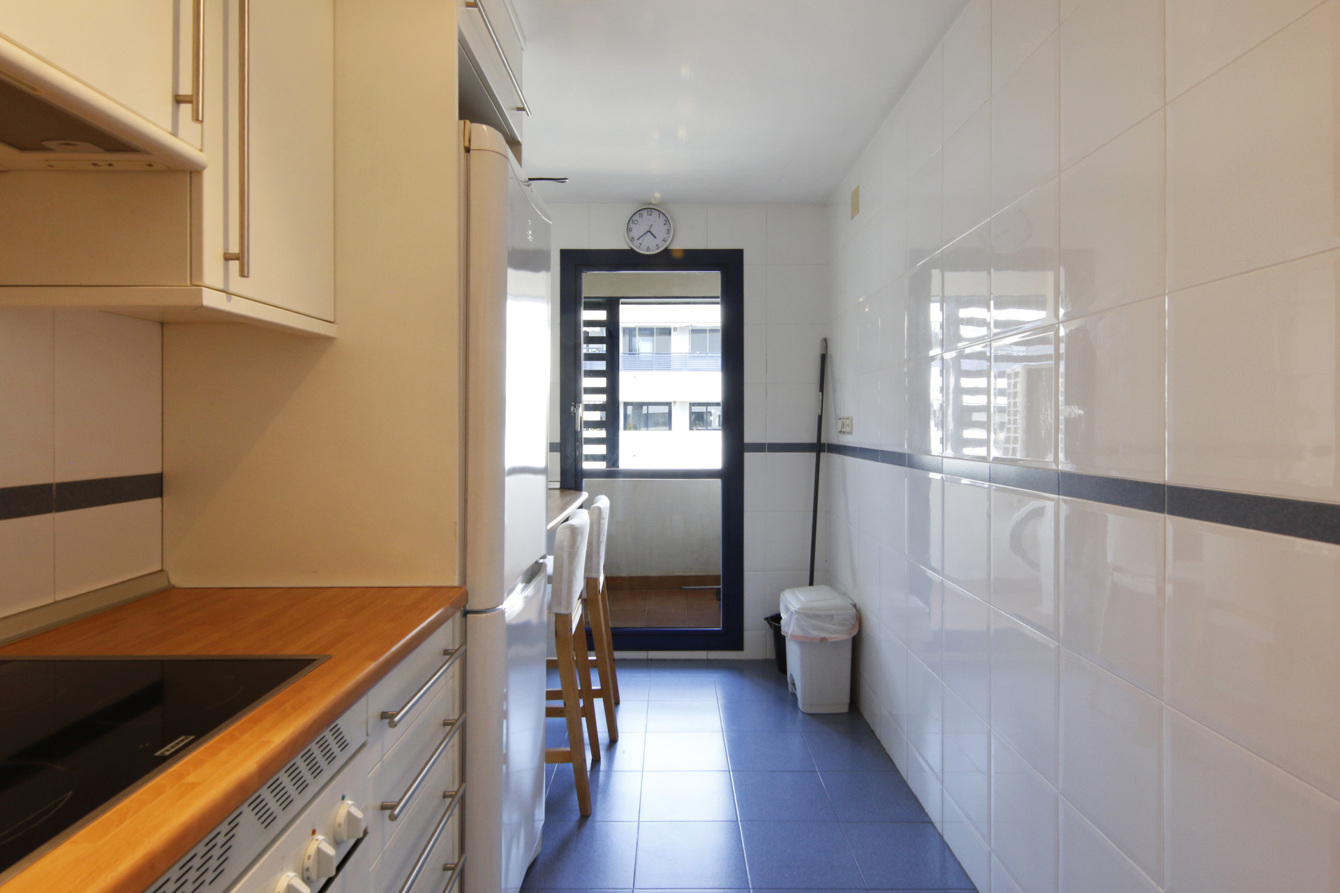 3 Bedroom Apartment in Estepona - Photo 7