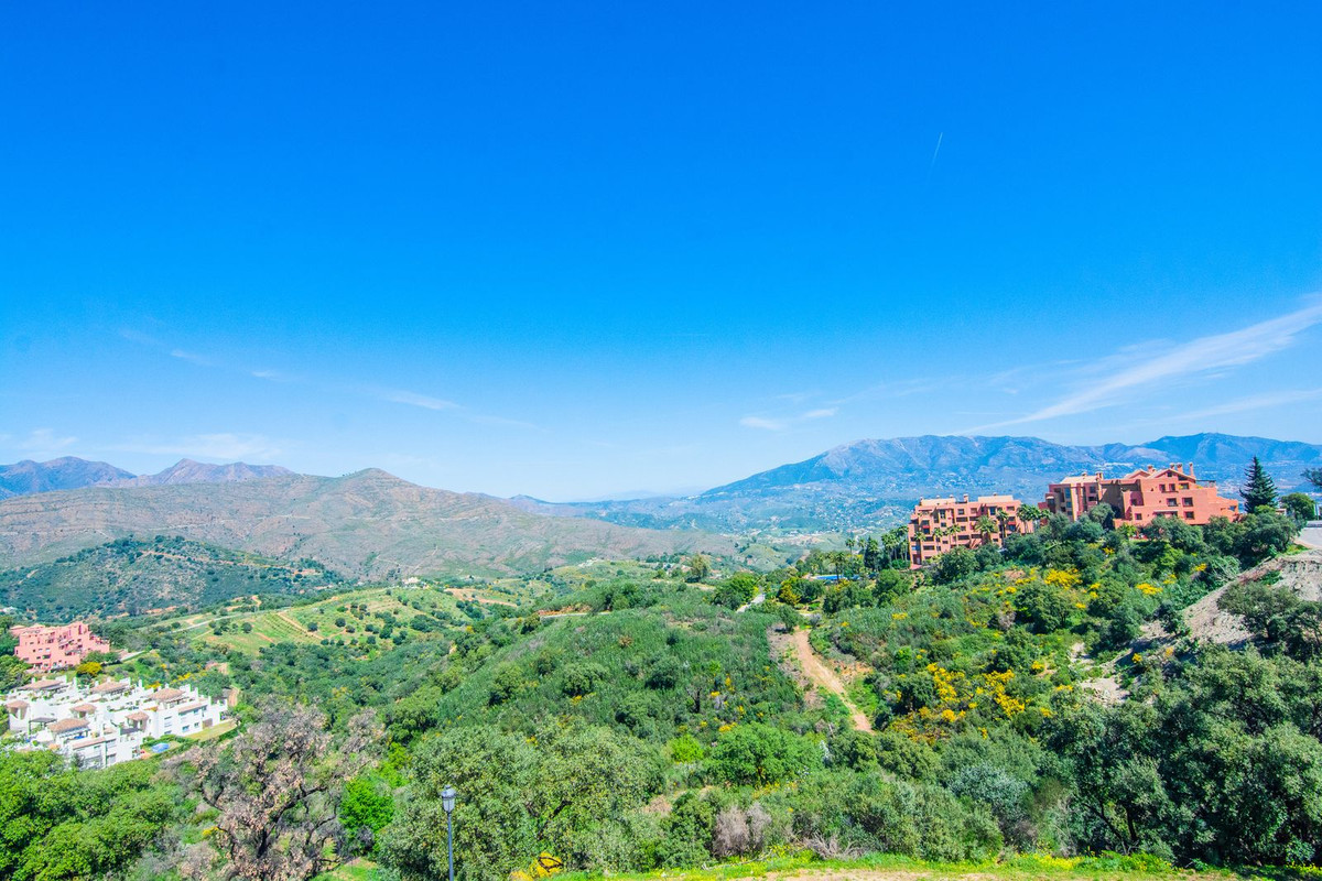 4 Bedroom Villa in Marbella - Photo 34