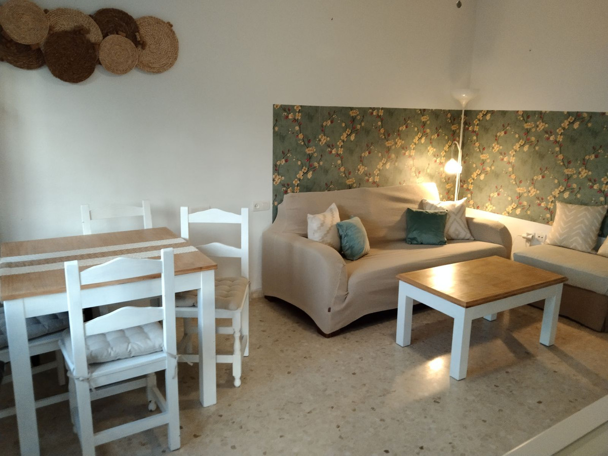 4 Bedroom Villa in Málaga - Photo 13