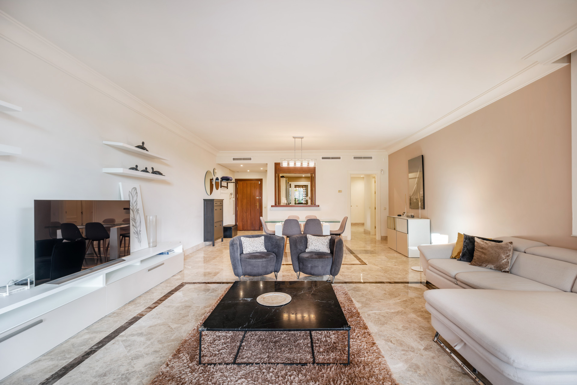 3 Bedroom Apartment in Marbella - Photo 13