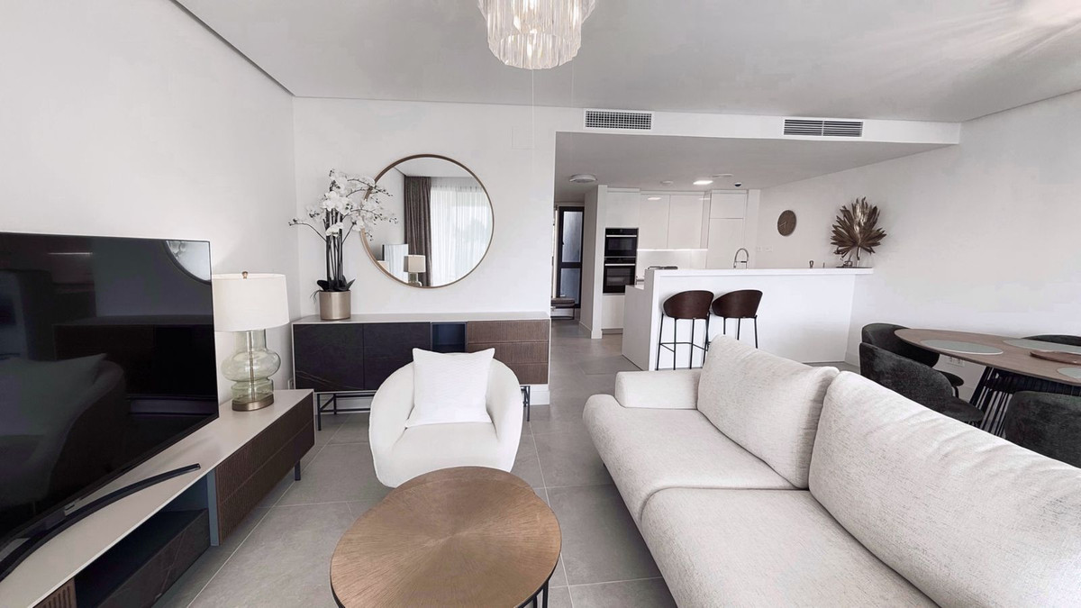 3 Bedroom Townhouse in Marbella - Photo 8