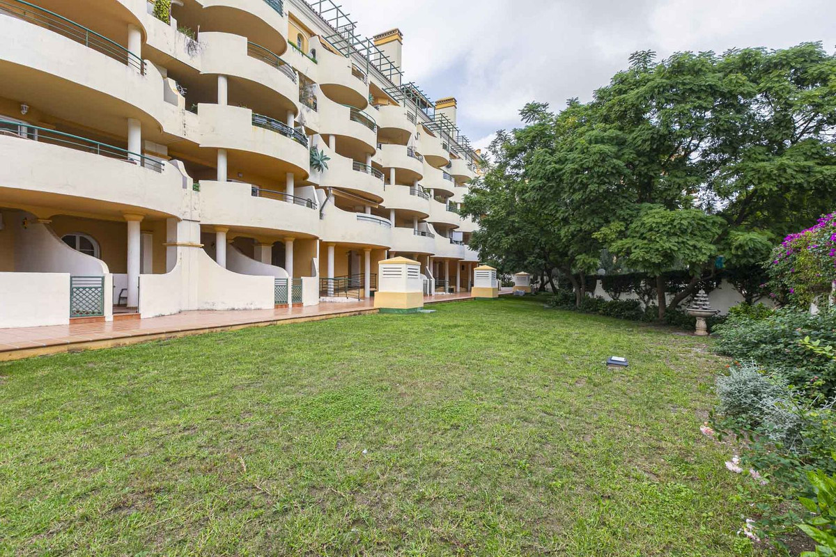 2 Bedroom Apartment in Marbella - Photo 50