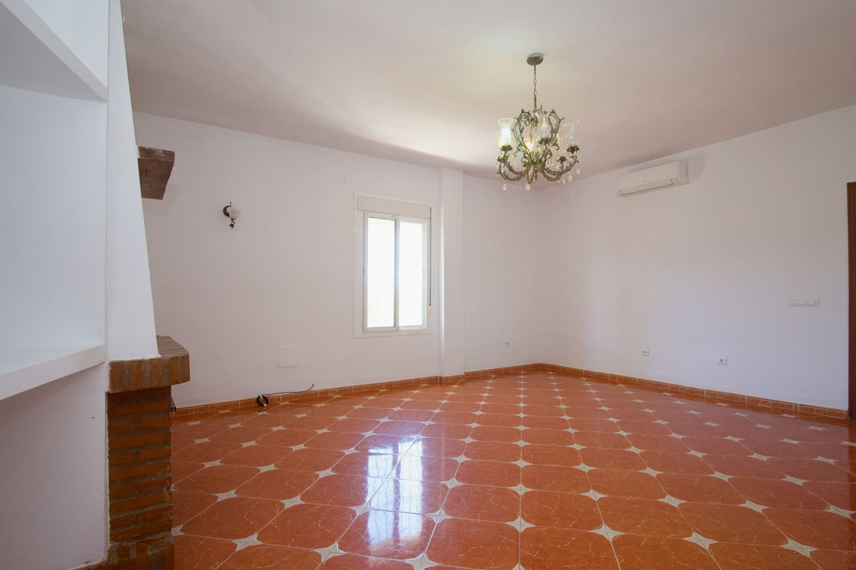 3 Bedroom Villa in Coín - Photo 18