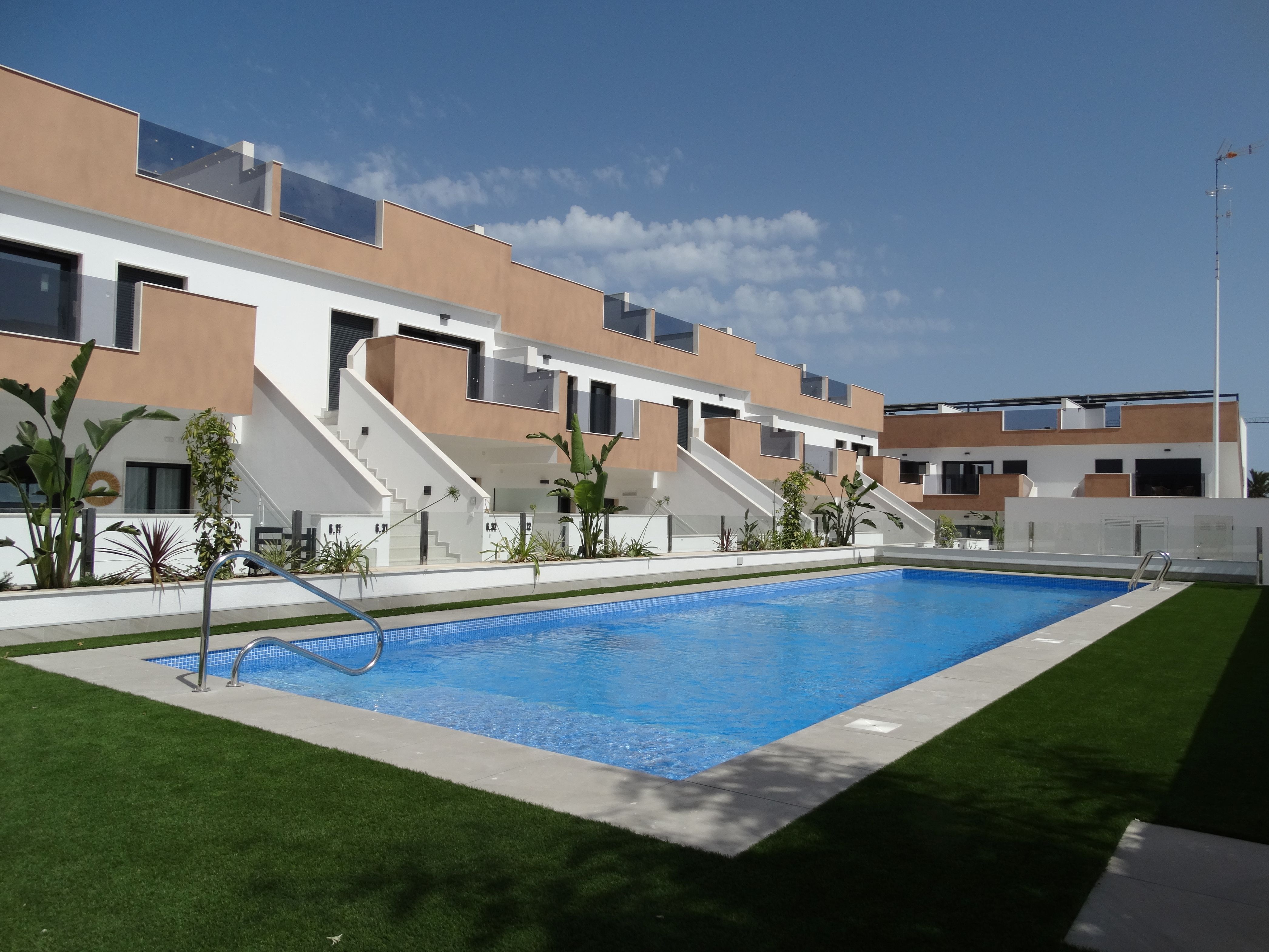 Villa de 2 chambres avec piscine à Alicante, Espagne – Photo 1