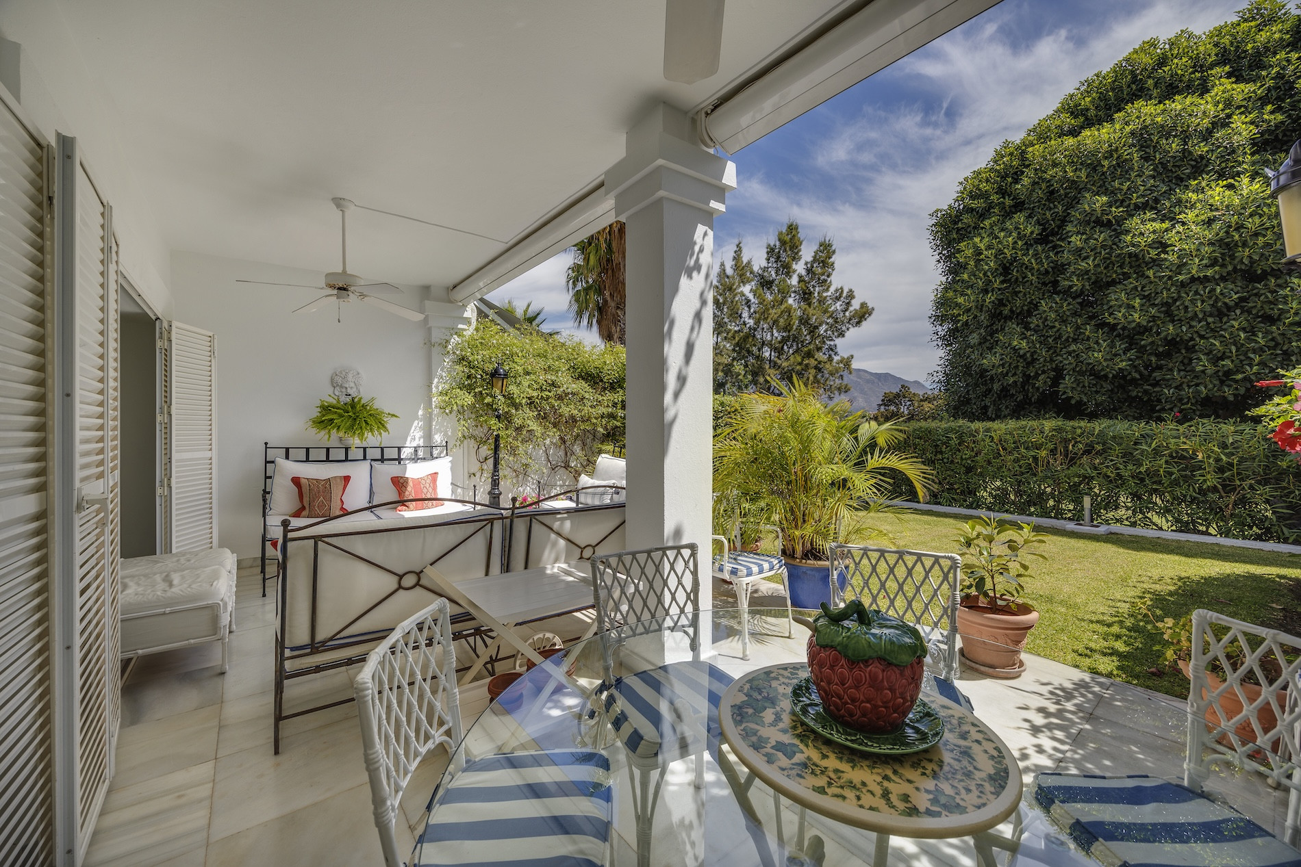 5 Bedroom Townhouse in Estepona - Photo 5