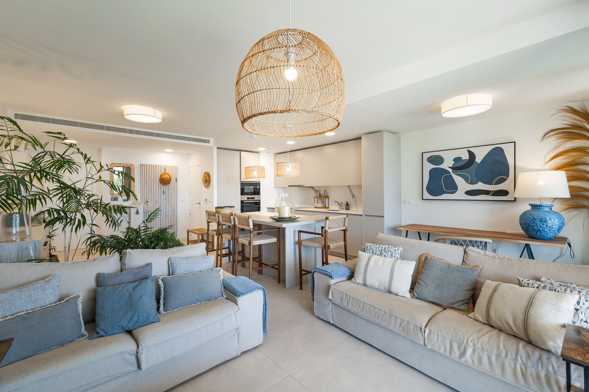 2 Bedroom Apartment in Casares - Photo 8