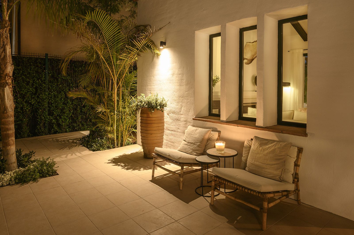 4 Bedroom Villa in Estepona - Photo 50