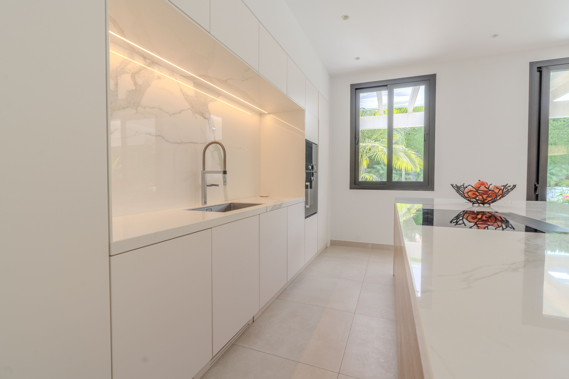 5 Bedroom Villa in Marbella - Photo 11