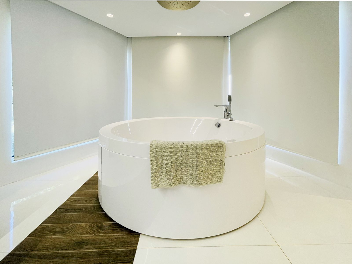 7 Bedroom Villa in Marbella - Photo 32