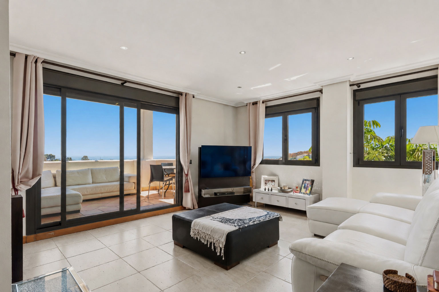 2 Bedroom Penthouse in Estepona - Foto 4