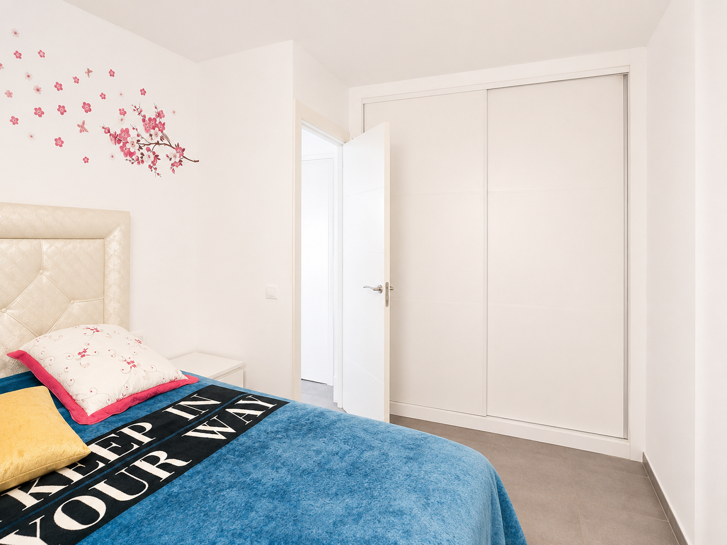 1 Bedroom Apartment in Benalmádena - Photo 6