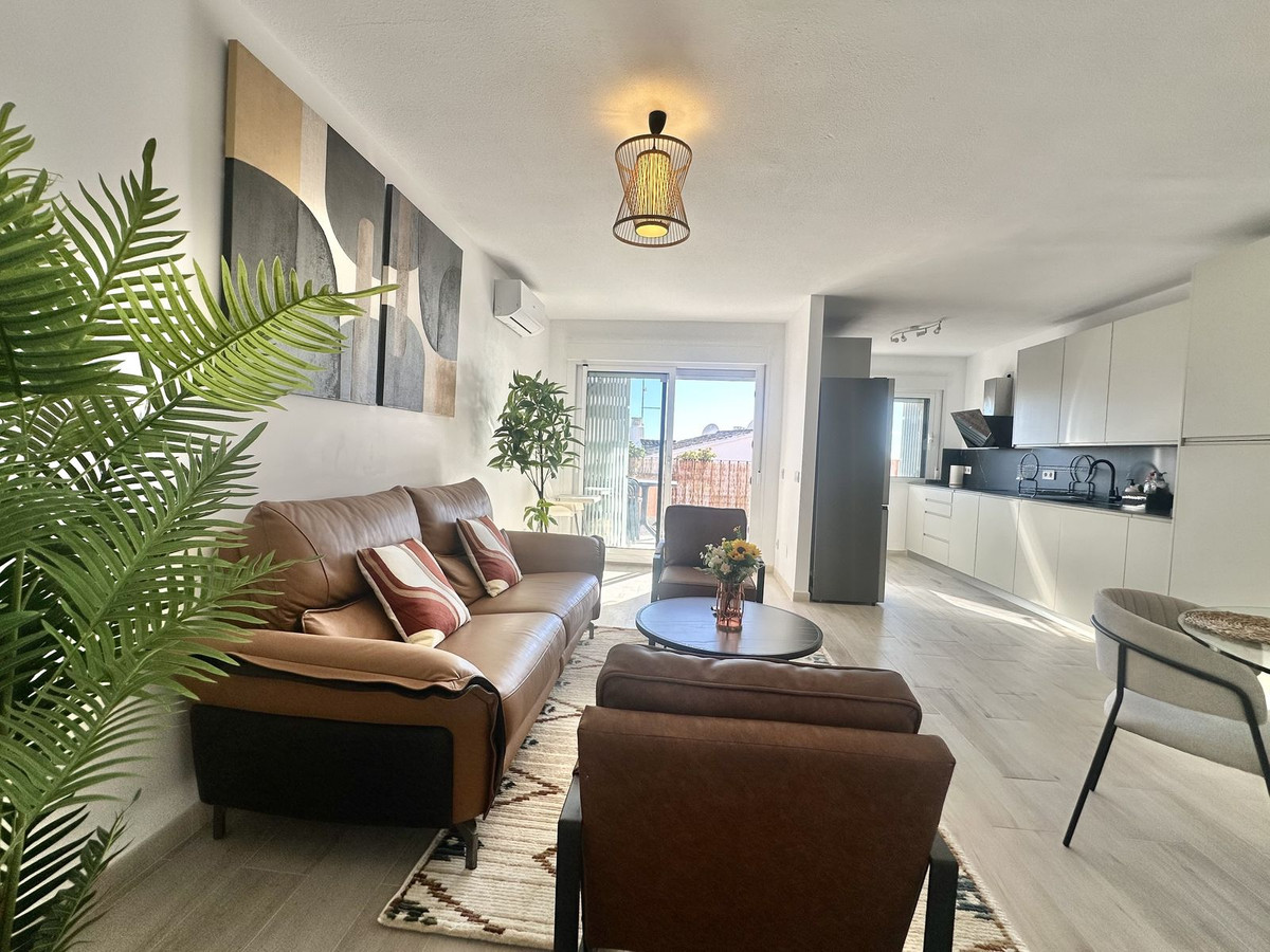 2 Bedroom Apartment in Mijas - Photo 9