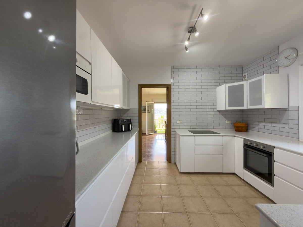5 Bedroom Villa in Coín - Photo 22