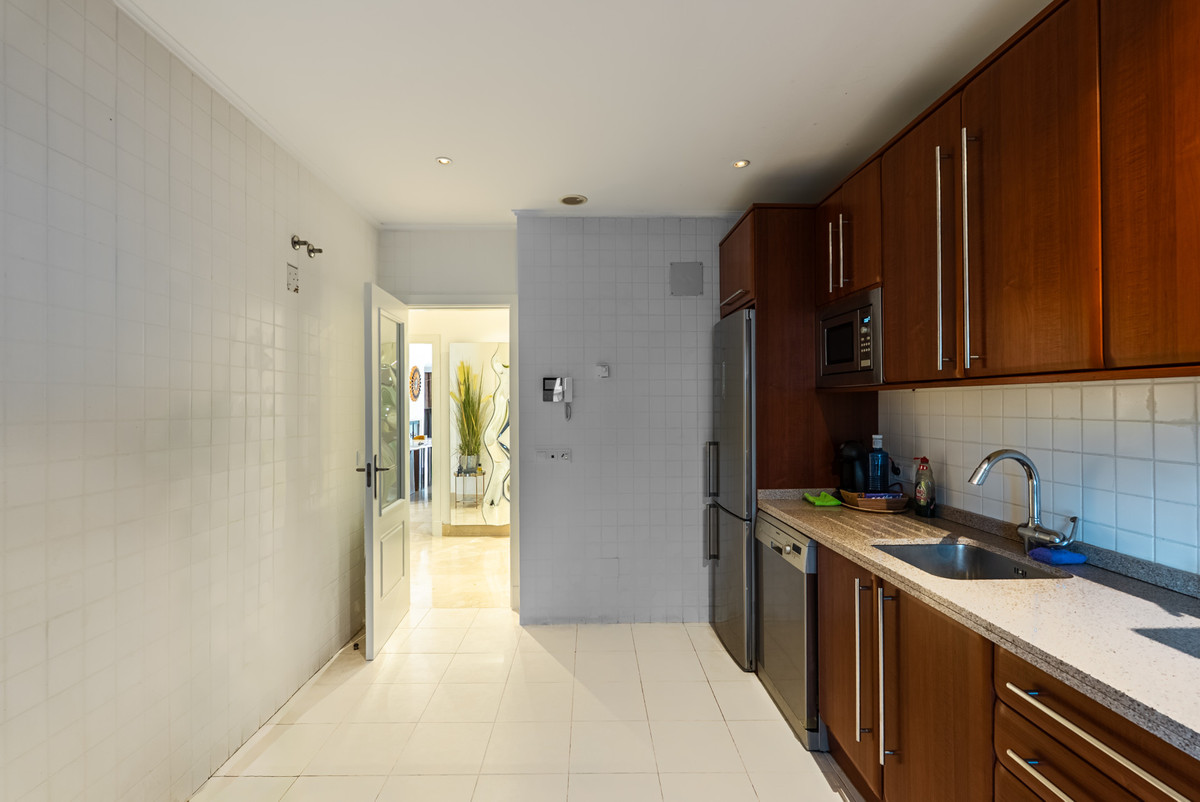 2 Bedroom Apartment in Marbella - Foto 9