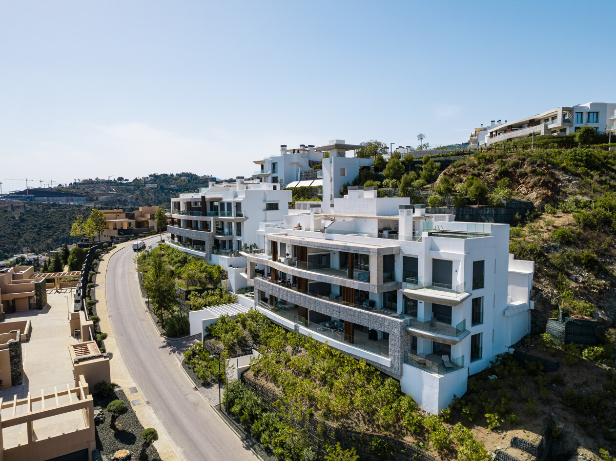 3 Bedroom Apartment in Benahavís - Photo 7