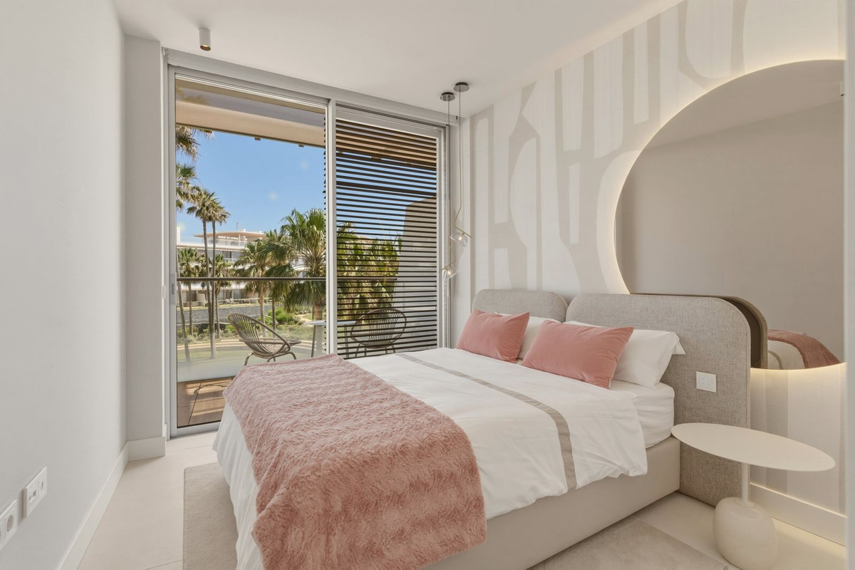 4 Bedroom Apartment in Estepona - Фото 15