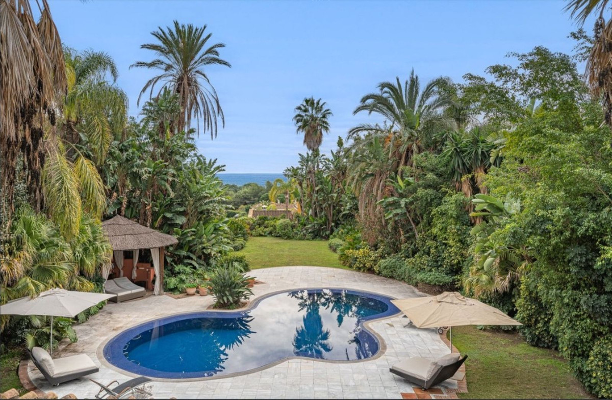 5 Bedroom Villa in Marbella - Photo 12
