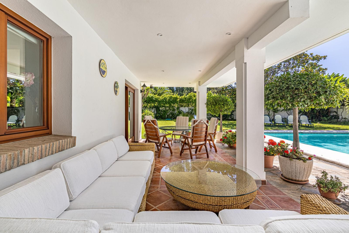 5 Bedroom Villa in Estepona - Foto 3