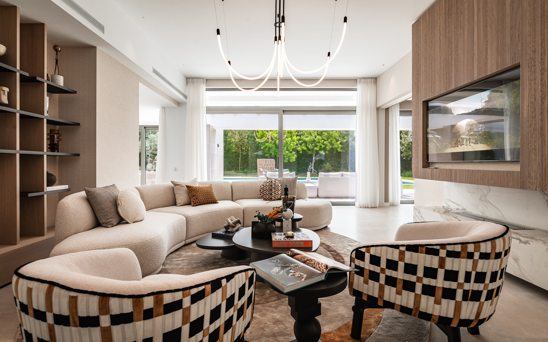 5 Bedroom Villa in Estepona - Photo 5