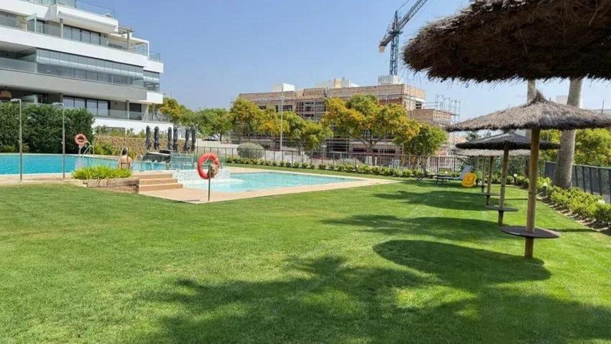 3 Bedroom Apartment in Estepona - Photo 21