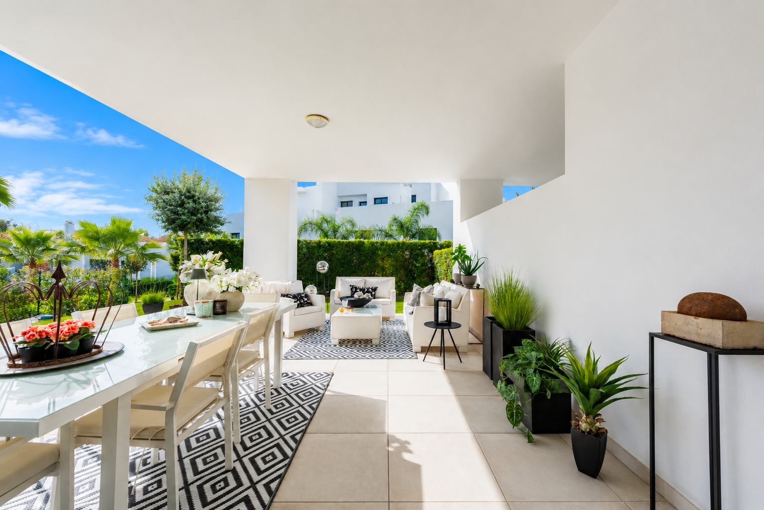 2 Bedroom Apartment in Estepona - Photo 20