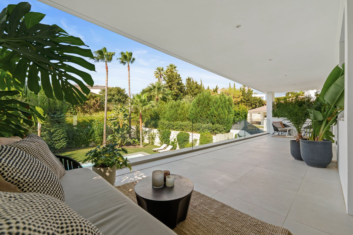 5 Bedroom Villa in Marbella - Photo 16
