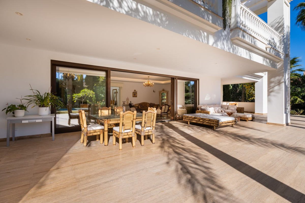 7 Bedroom Villa in San Pedro de Alcántara - Photo 25