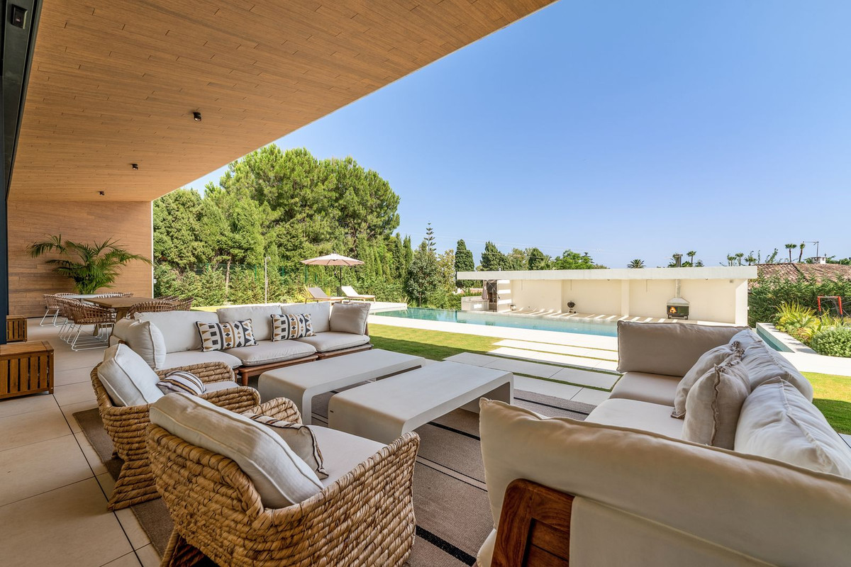 6 Bedroom Villa in San Pedro de Alcántara - Photo 13