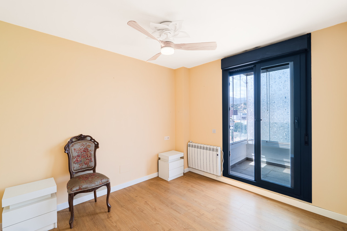 3 Bedroom Apartment in Estepona - Photo 19