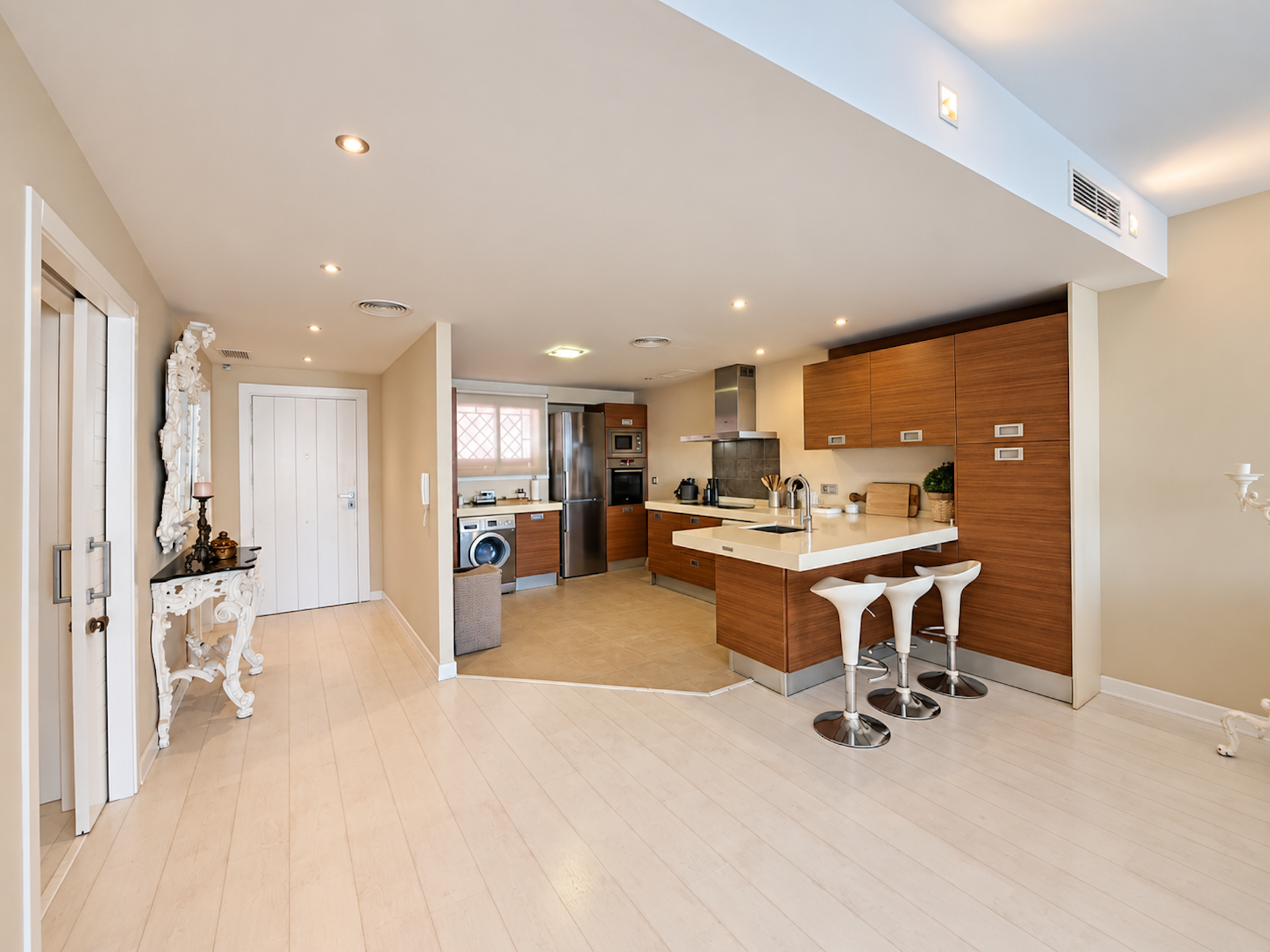 3 Bedroom Apartment in Marbella - Photo 8