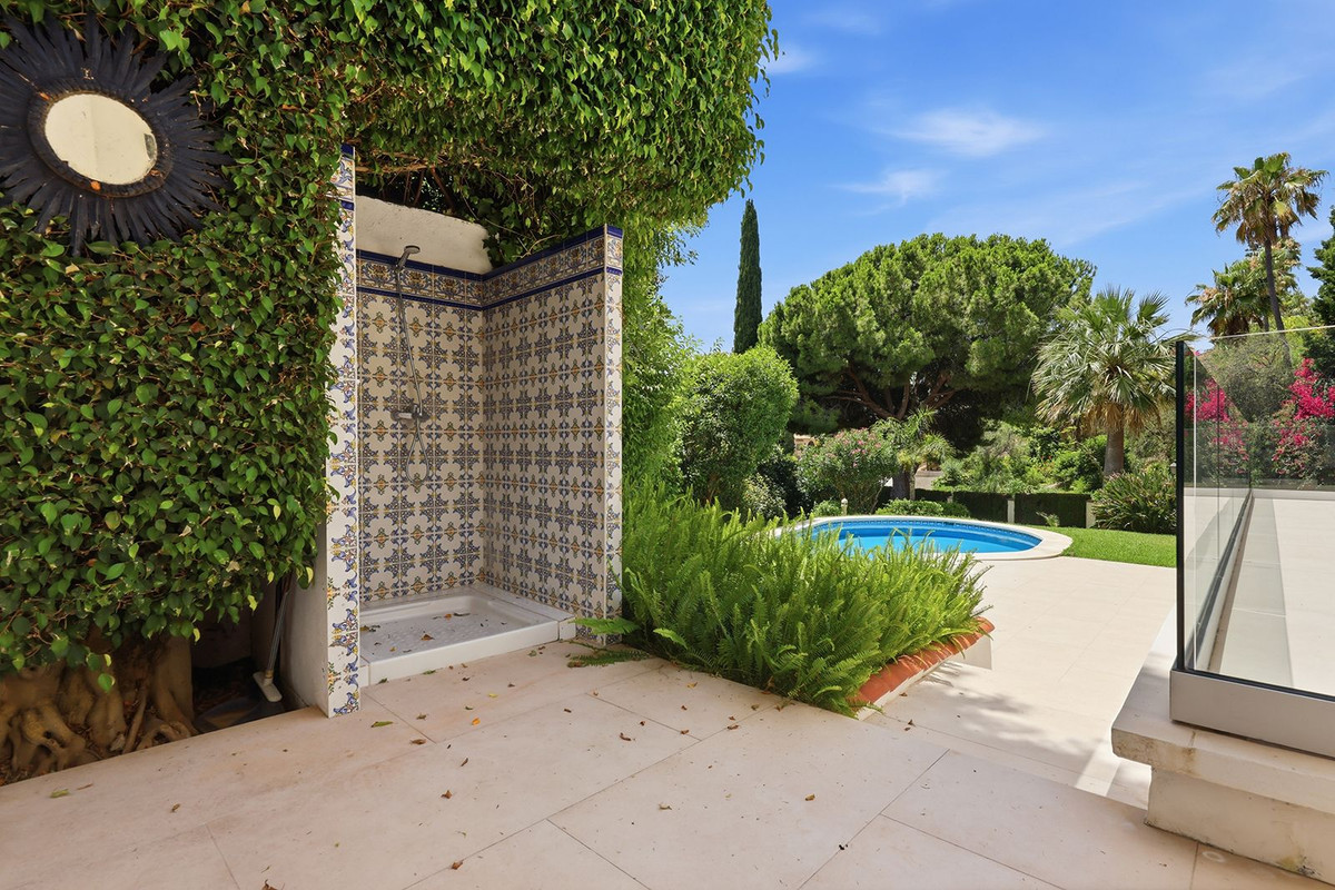 4 Bedroom Villa in Marbella - Photo 70