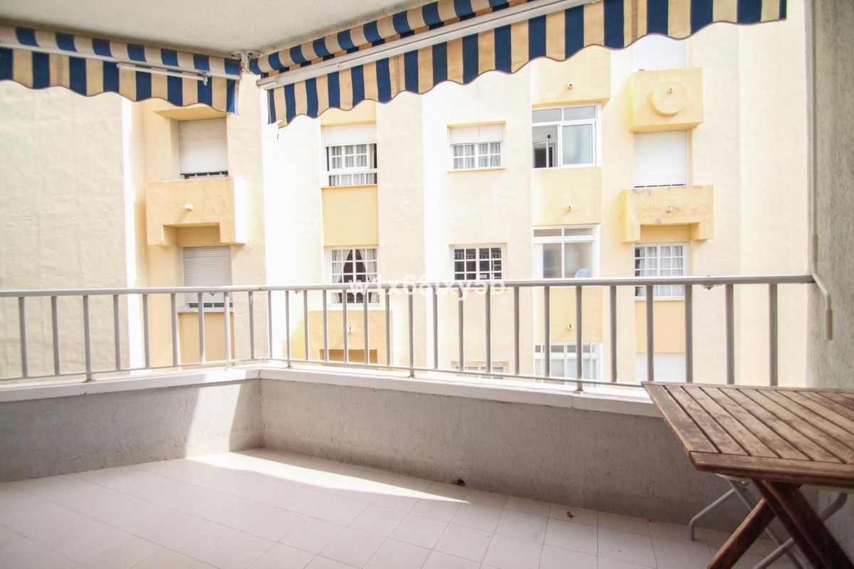 3 Bedroom Apartment in Marbella - Photo 9