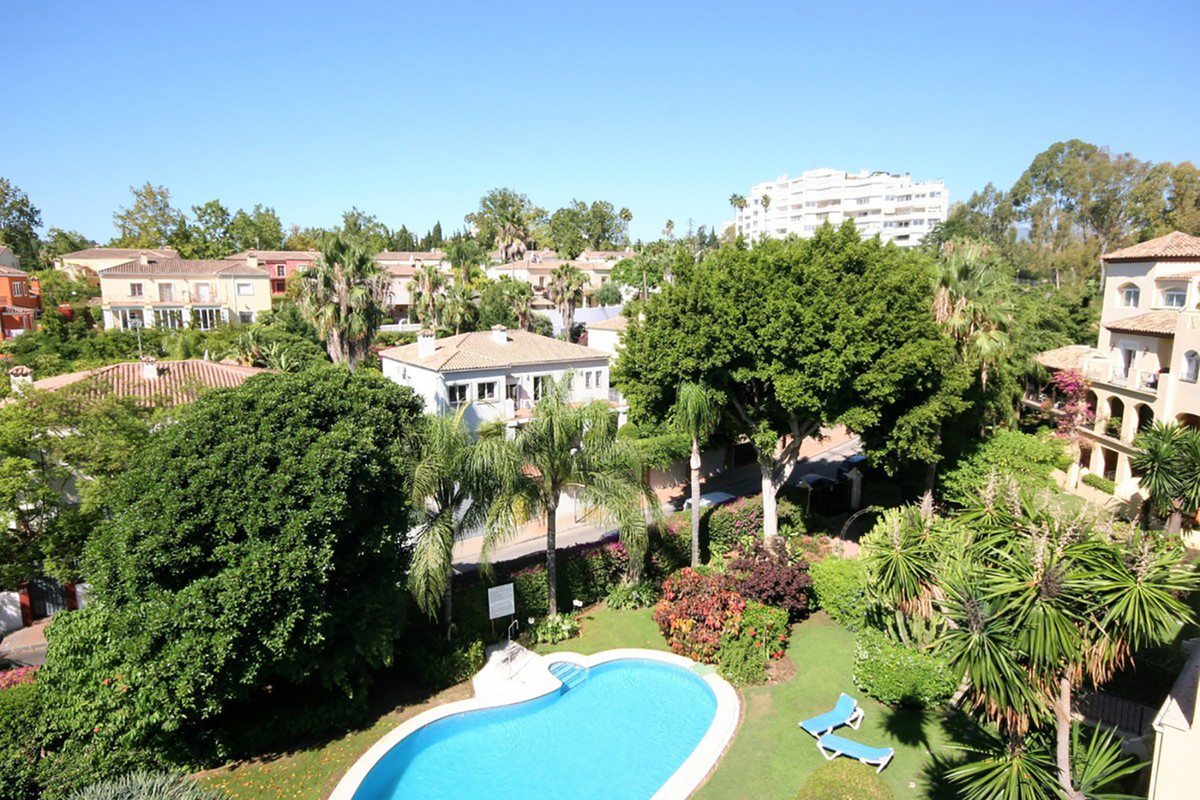 3 Bedroom Penthouse in San Pedro de Alcántara - Photo 2