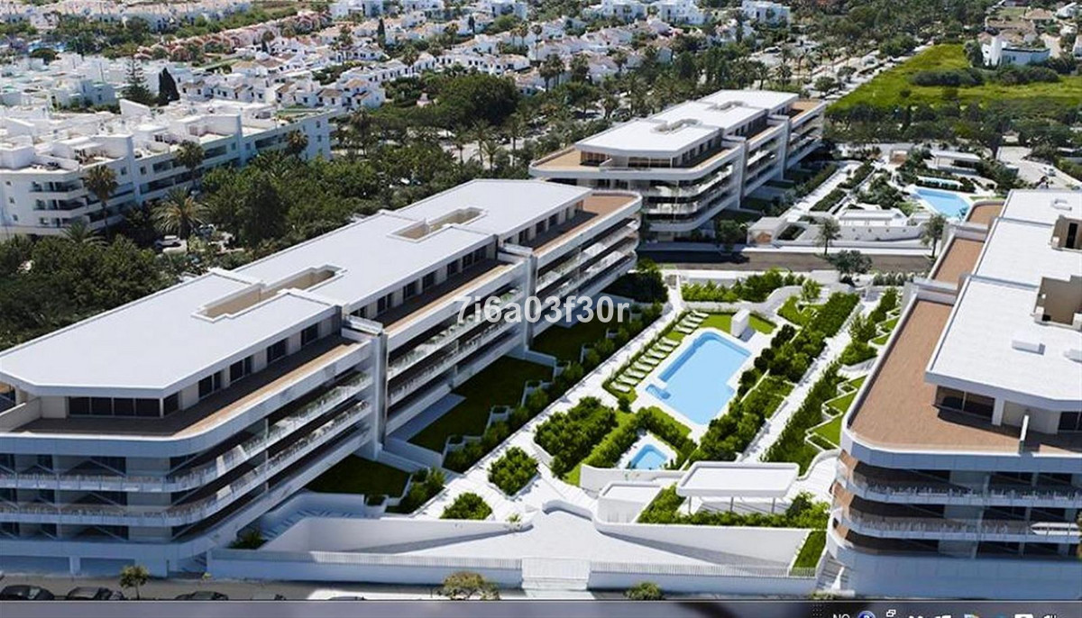 4 Bedroom Penthouse in San Pedro de Alcántara - Photo 2