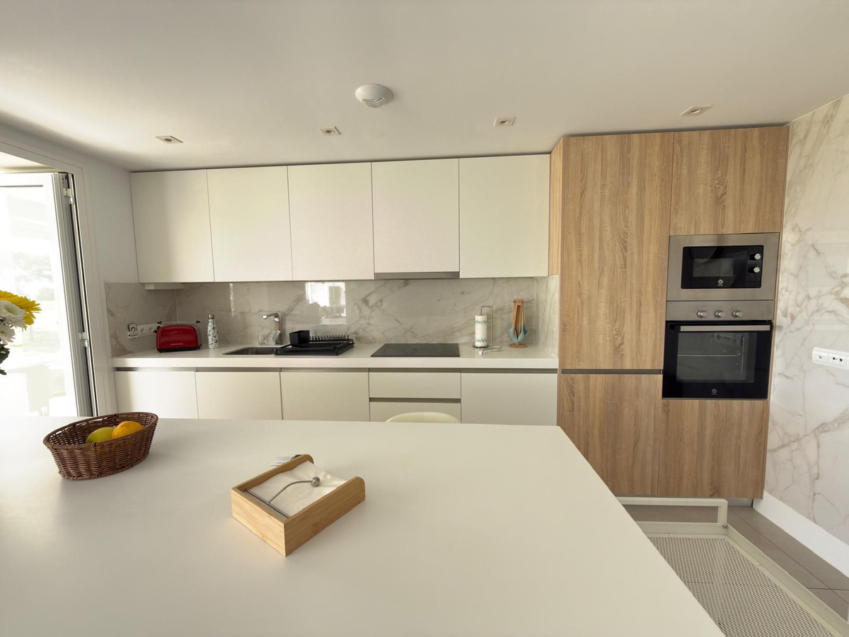3 Bedroom Apartment in San Roque - Photo 13