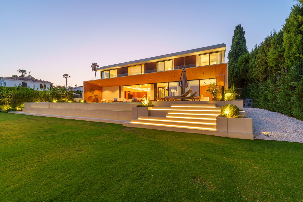 6 Bedroom Villa in San Pedro de Alcántara - Photo 63