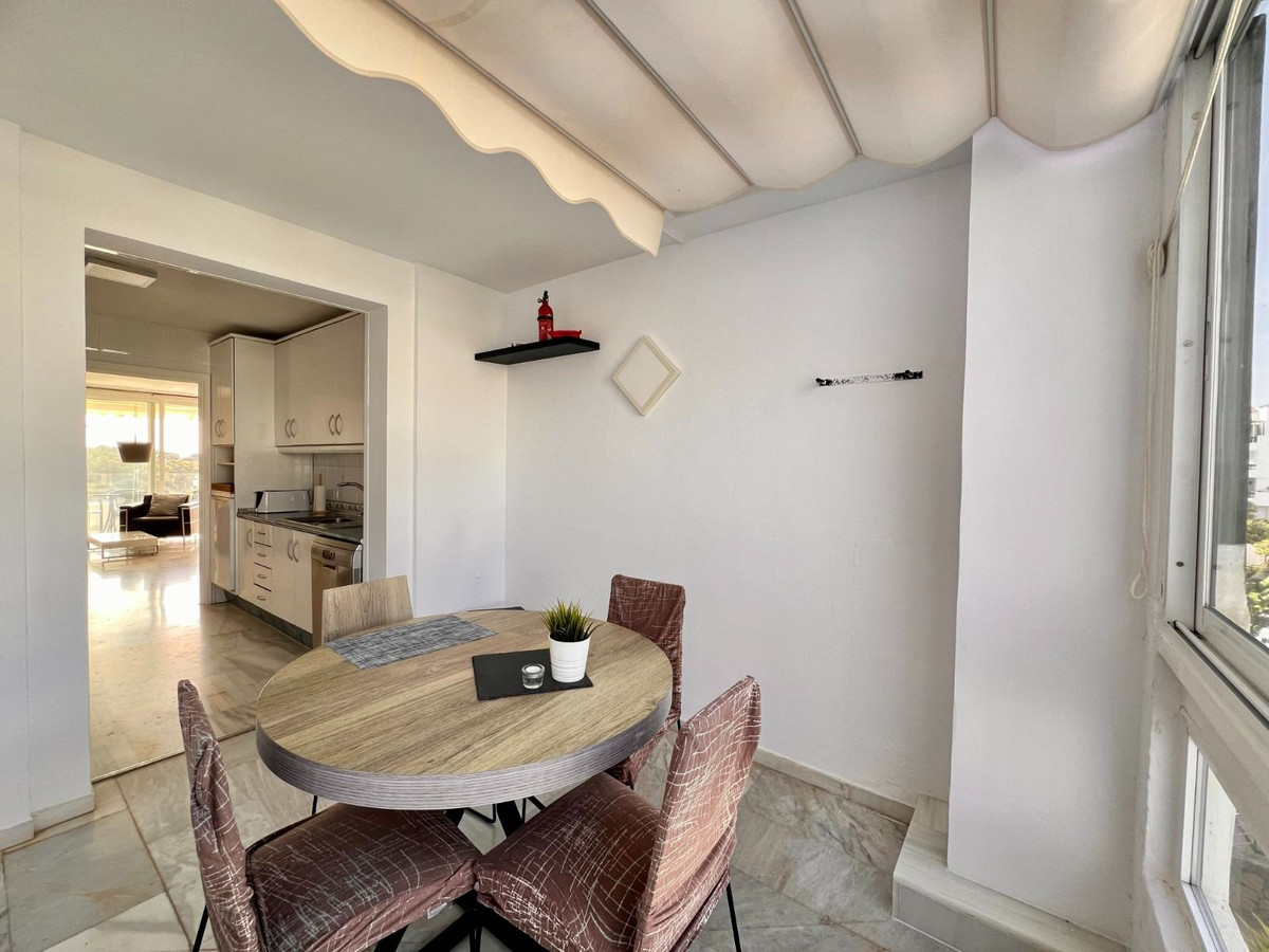 3 Bedroom Penthouse in Estepona - Photo 15