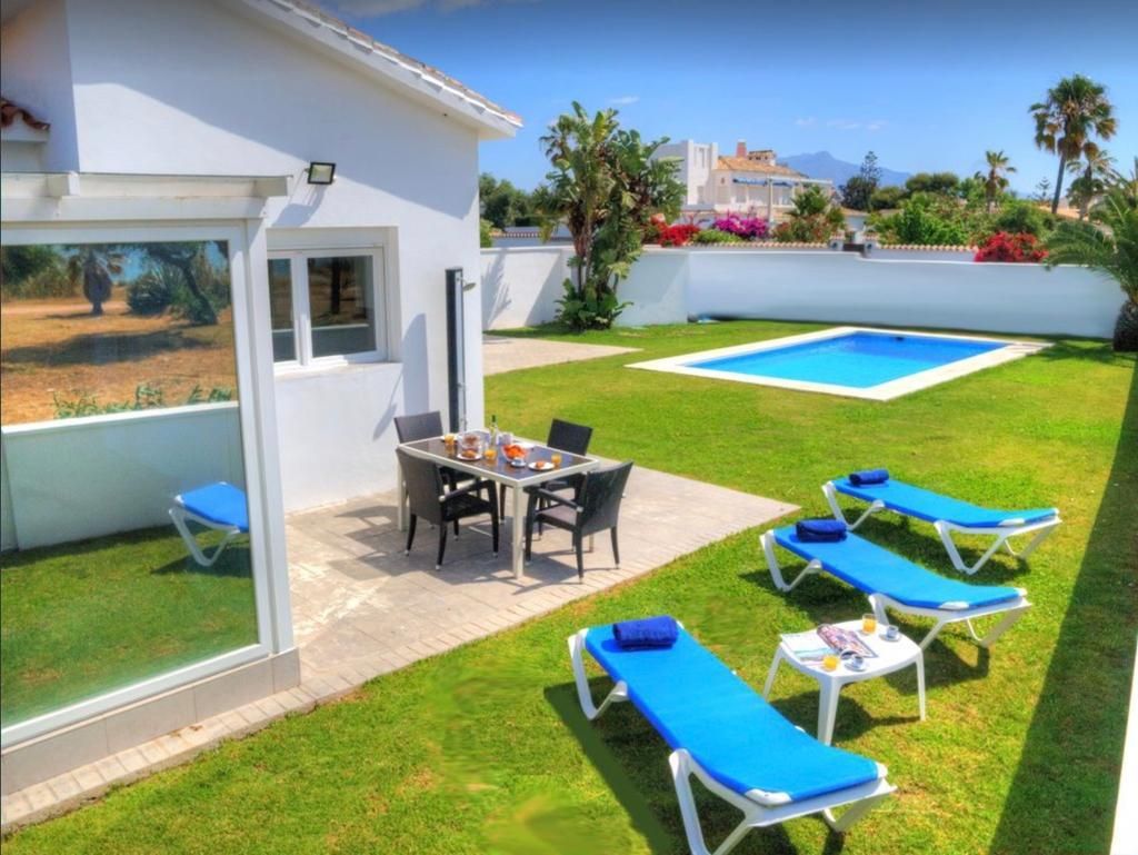 3 Bedroom Villa in Estepona - Foto 4