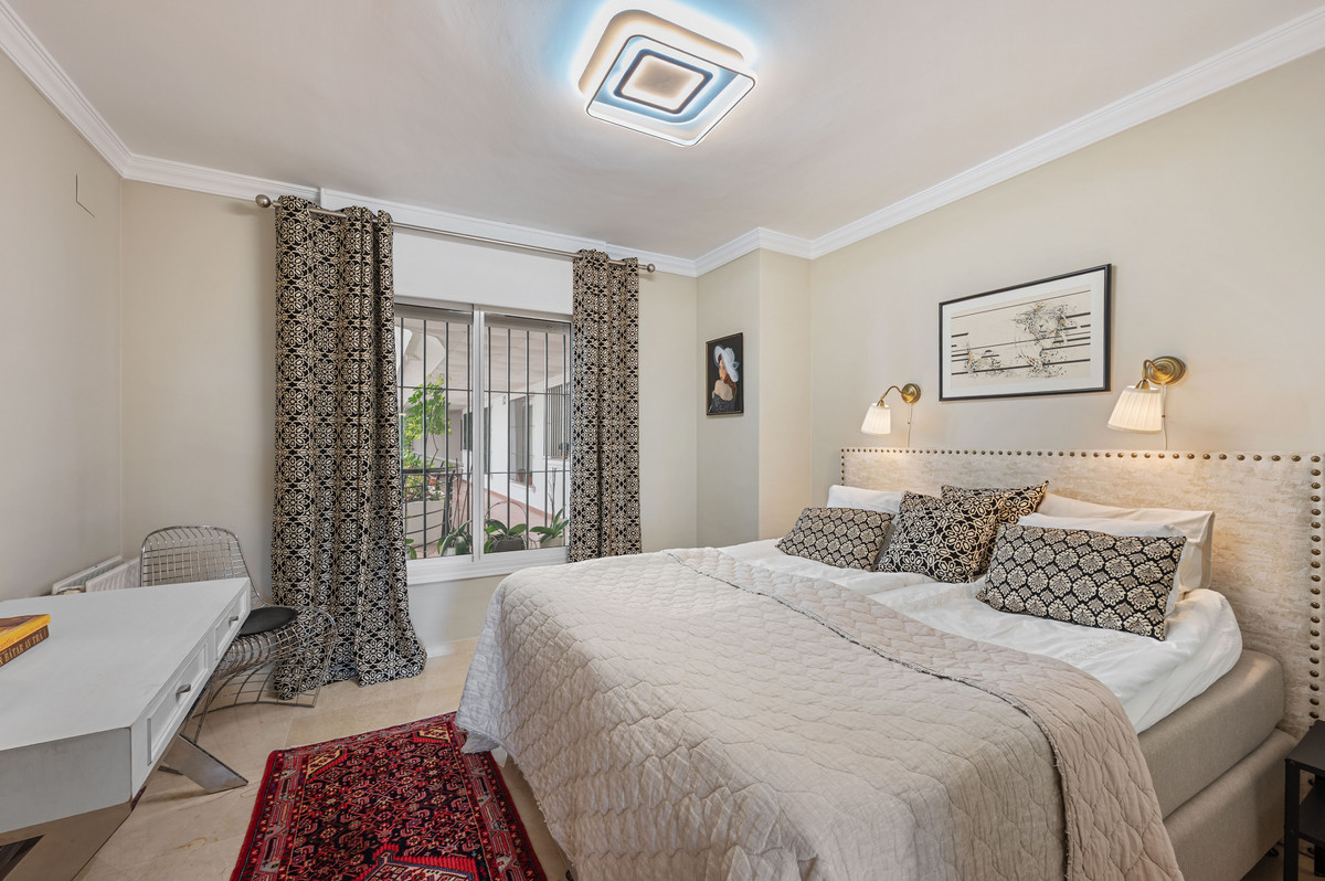 4 Bedroom Apartment in San Pedro de Alcántara - Photo 33