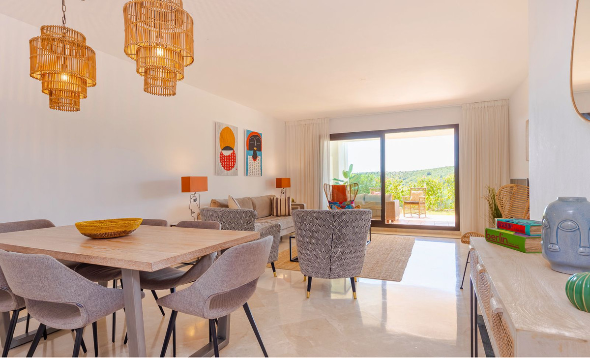 3 Bedroom Apartment in Casares - Photo 3