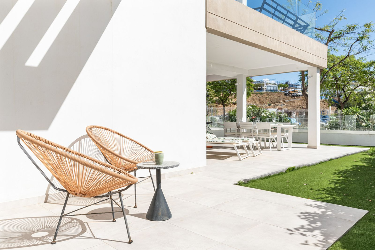3 Bedroom Apartment in Estepona - Photo 14