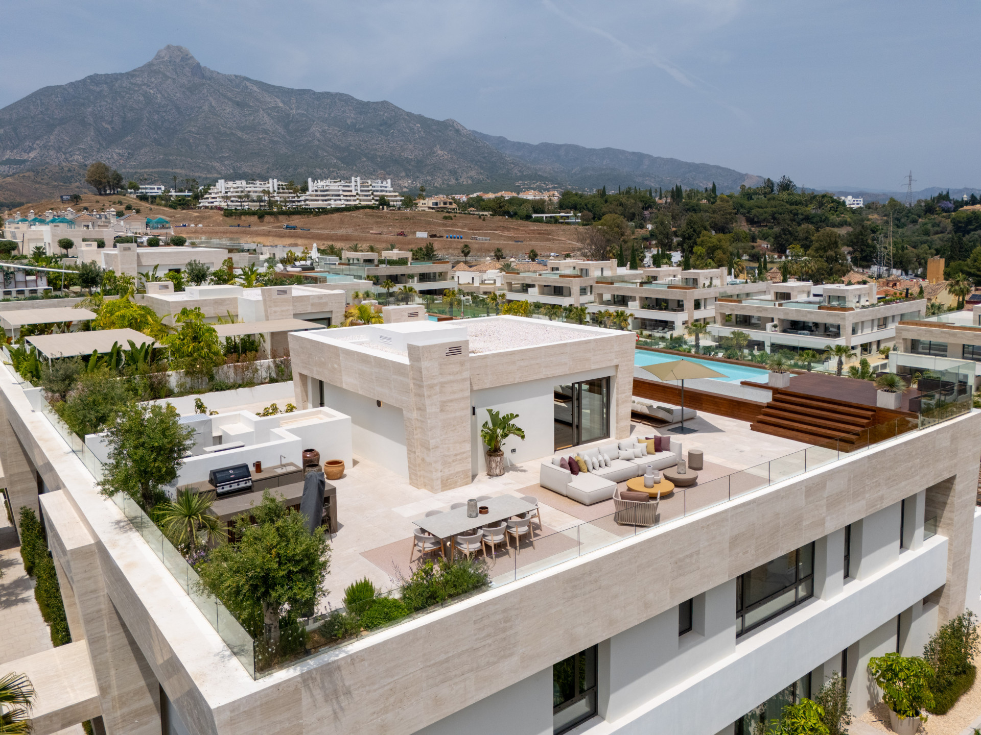 4 Bedroom Villa in Marbella - Photo 22