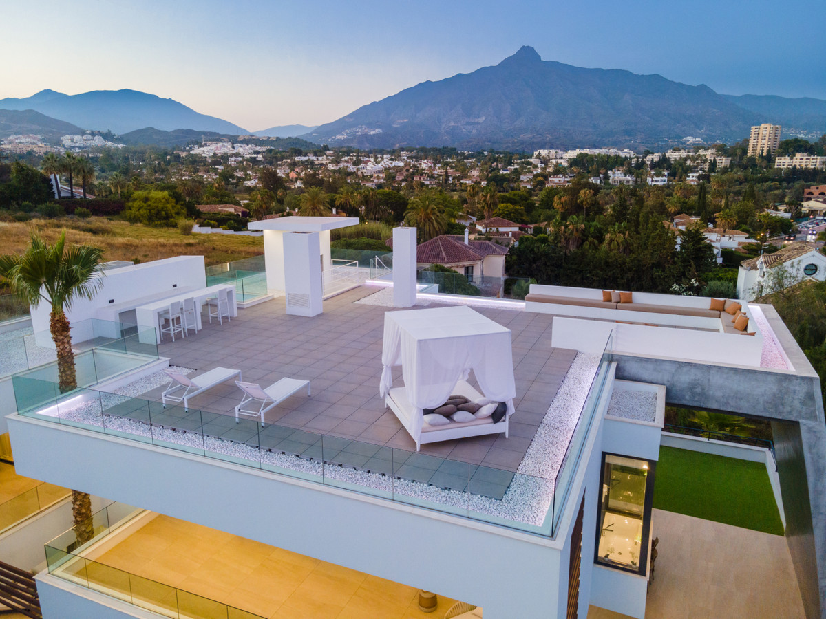 5 Bedroom Villa in Marbella - Photo 24