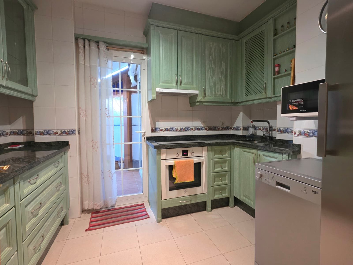 2 Bedroom Apartment in Marbella - Photo 6